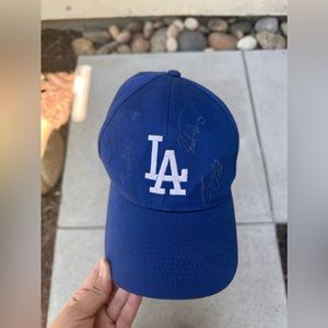 LA Dodgers, signed by players, baseball cap.